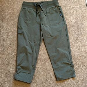 Eddie Bauer Active Drawstring Pants. Pockets @ front/zippered pockets@back. New.